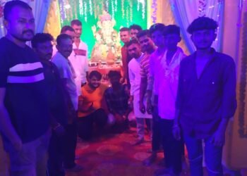 माजी जि.प.अध्यक्ष अजयभाऊ कंकडालवार यांनी बालगणेश मंडळाला भेट देऊन गणरायांचे दर्शन घेतले.