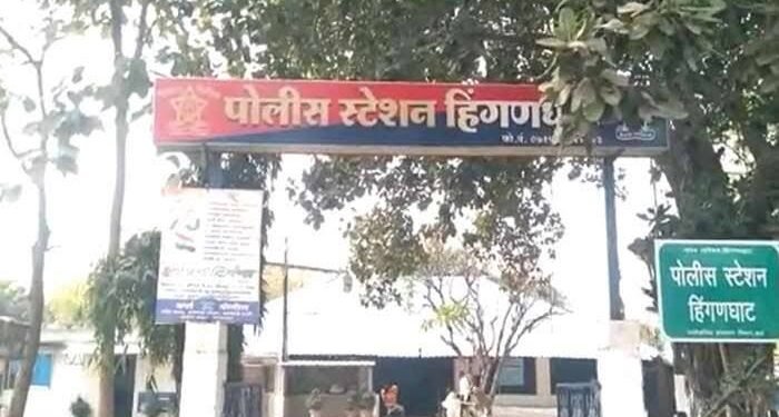 हिंगणघाट लुटपाठ करण्याचा तयारीत असलेल्या चौघांना हिंगणघाट पोलीसांनी ठोकल्या बेड्या, दोघ फरार.