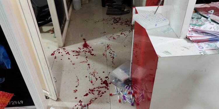 कोंढवा पोलिस स्टेशन तपास पथकाची कौतुकास्पद कामगिरी ! पूना डाईग्नोस्टीक सेंटर तोडफोड करणाऱ्या ३ इसमास केले जेरबंद…..