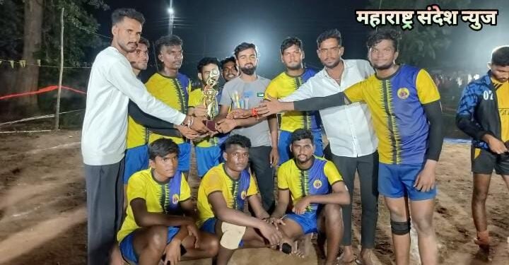 माजी पालकमंत्री राजे अम्ब्रिशराव आत्राम यांच्या सहकार्याने सिरोंच्या तालुक्यातील तुमनूर माल येथे बजरंग दल पेंटीपाका भव्य कबड्डी स्पर्धा संपन्न.