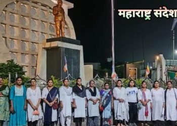 हिंगणघाट: शासकीय वैद्यकीय महाविद्यालय महिला कृती समितीचे १२५ व्या दिवशी काळी ओढणी परिधान करून आंदोलन.