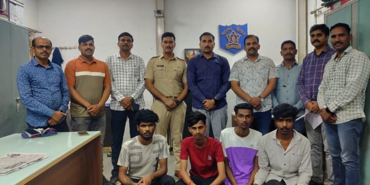 बारमध्ये जाताना एकमेकांकडे रागाने बघण्याच्या तात्कालीन कारणावरुन तरुणांवर केला हल्ला पोलीसांनी तात्काळ कारवाई करत घेतले ०४ आरोपींना ताब्यात….