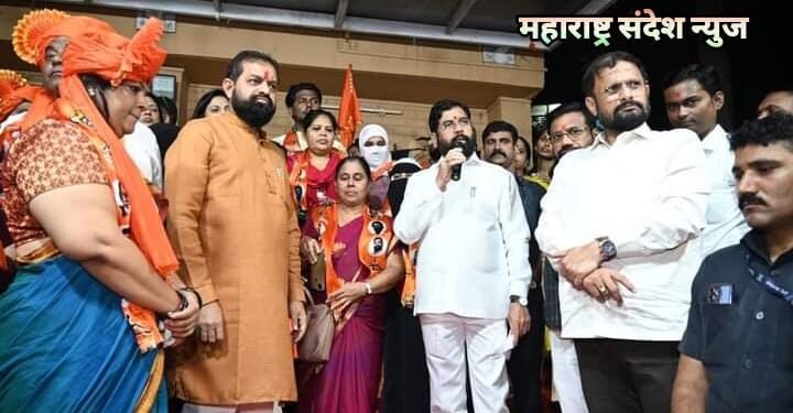 चांदीवलीचे माजी नगरसेवक लीना शुक्ला व हरीश शुक्ला यांचा शिवसेनेमध्ये प्रवेश, मुख्यमंत्री शिंदे यांच्या उपस्थितीत पक्ष प्रवेश.