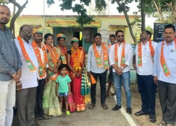 गोंडपिपरी तालुक्यातील चेकलिखितवाडा ग्रामपंचायतीवर भाजपची सत्ता; पुष्पा राऊत यांची सरपंचपदी अविरोध निवड