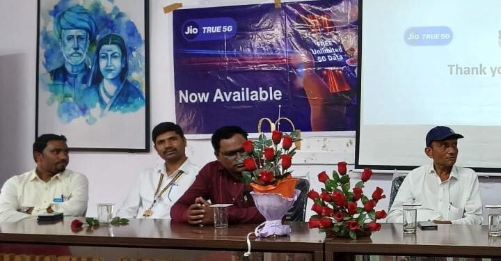 महात्मा ज्योतिबा फुले महाविद्याल बल्लारपूर येथे अर्निंग अपॉर्च्युनिटी कार्यक्रम संपन्न.