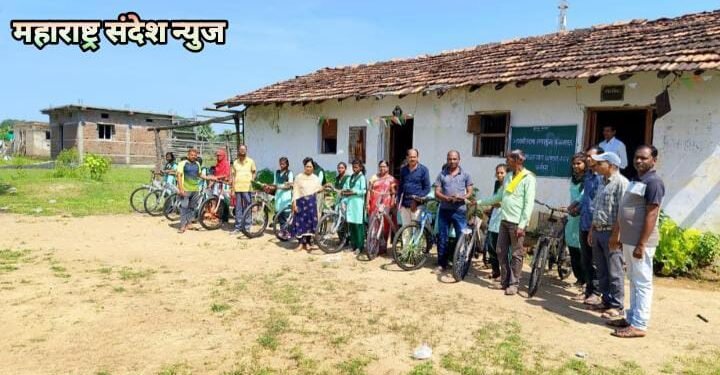 मानव विकास मिशन तर्फे भगवंतराव हायस्कूल कमलापूर येथे सायकल वाटप.