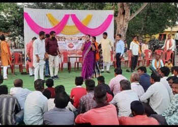 हिंगणघाट येथे शिवसेना (ठाकरे) पक्षाच्या वतीने राज्यभर “होऊ दे चर्चा” हा उपक्रमा अंतर्गत सरकारचा भांडाफोड.