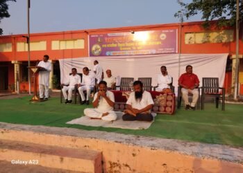 भारत विद्यालयात सकाळ ‘स्वास्थम’ कार्यक्रमाचे आयोजन,  नित्य योगाभ्यासातुन लाभते शारीरिक, मानसिक सक्षमता: वसंत पाल