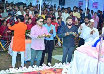 आलापल्ली येथे भागवत कथेचे माजी पालकमंत्री राजे अम्ब्रिशराव आत्राम यांचा हस्ते शुभारंभ.