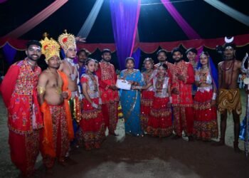 माजी जि.प.अध्यक्ष भाग्यश्रीताई आत्राम यांचे पुढाकारातुन अहेरीत गरबा-दांडिया, बातकम्मा नृत्याची धमाल!