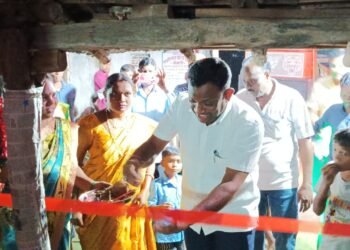 माजी जि.प.अध्यक्ष तथा अहेरी बाजार समिती सभापती अजय कंकडालवार यांच्या हस्ते डान्स कार्यक्रमाचे उदघाटन.