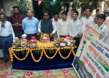 मेरी मिट्टी मेरा देश अंतर्गत कलश यात्रा गडचिरोली विधानसभा क्षेत्राचे आमदार डॉ. देवराव होळी यांचे हस्ते कार्यक्रम संपन्न.