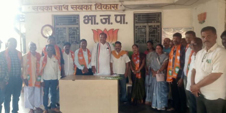 हिंगणघाट शहरातील असंख्य कार्यकर्त्यांचा भाजपात प्रवेश, आ. समिर कुणावार यांचे प्रमुख उपस्थितीत प्रवेश सोहळा संपन्न.