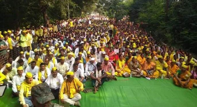 आता गडचिरोलीत आदिवासी संघटनांनी आरक्षणासाठी पुकारला एल्गार, काढला भव्य मोर्चा.