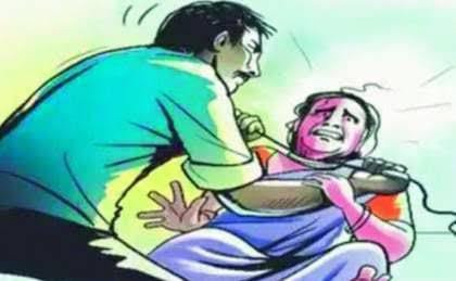 नागपुरात मोबाईल न दिलामुळे नराधम मुलाने जन्मदात्या आईची केली गळा आवळून हत्या.