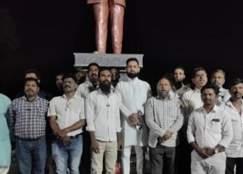 मिरज येथे धम्मचक्र प्रवर्तन दिनानिमित्त वंचित बहुजन आघाडीच्या वतीने बाबासाहेबाना अभिवादन.