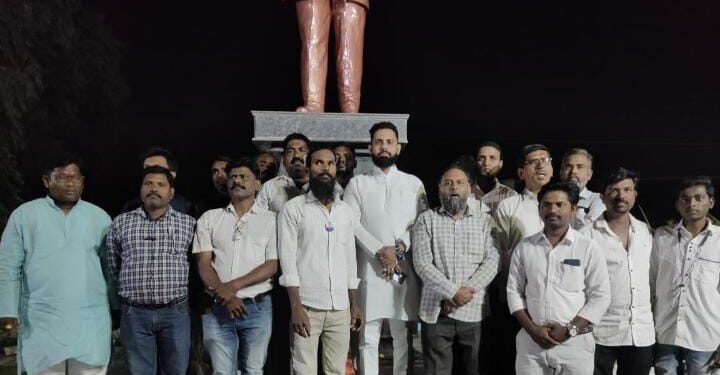 मिरज येथे धम्मचक्र प्रवर्तन दिनानिमित्त वंचित बहुजन आघाडीच्या वतीने बाबासाहेबाना अभिवादन.