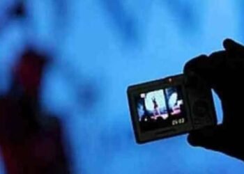 चंद्रपूर: अल्पवयीन मुलीचे अश्लील व्हिडिओ बनवून सोशल मीडियावर व्हायरल. तर दुसरीकडे मुलीचा छळ.