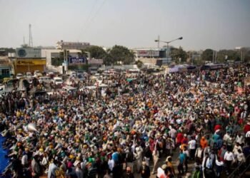 पुणे: सरकारी शाळांचे खासगीकरण करणे व कंत्राटी भरती करण्याचा शासन निर्णय रद्द करण्यासाठी काढण्यात आला मोर्चा.