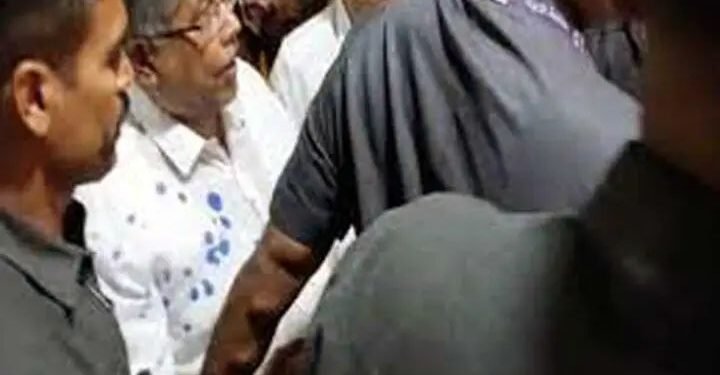 मंत्री चंद्रकांत पाटील यांच्यावर परत एकदा भीम आर्मी च्या कार्यकर्त्यांकडून शाई फेक.