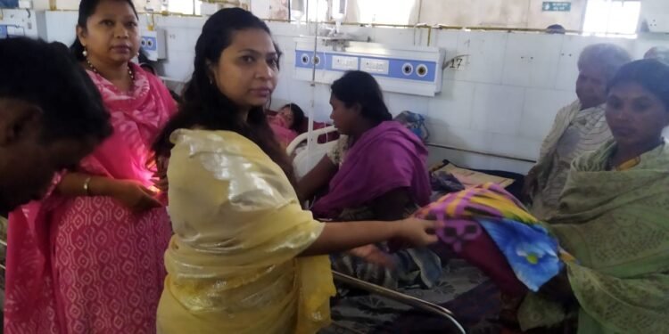 सिनेट सदस्य तनुश्री ताई आत्राम यांच्या वाढदिवसा निमित्त गरीब गरजूंना ब्लॅंकेटचे वाटप.