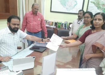 नागपूर शहर पुन्हा पाण्याखाली जाणार? सोनेगाव तलावावरील बांधकामास त्वरित स्थागिती द्या, राष्ट्रवादीची मुख्यमंत्री उपमुख्यमंत्री यांच्याकडे मागणी.