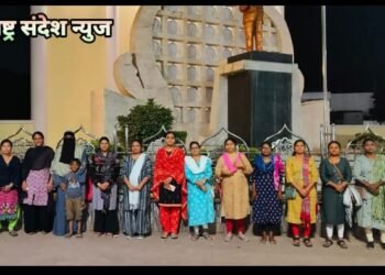 हिंगणघाट: शासकीय वैद्यकीय महाविद्यालय महिला कृती समितीचे १६२ व्या दिवशी केसांना काळ्या क्लिप लाऊन आंदोलन.