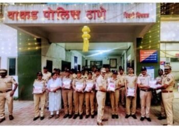 पिंपरी चिंचवड पोलीस आयुक्त विनय कुमार चौबे यांनी पोलीस अधिकारी व कर्मचारी यांची दिवाळी केली गोड.