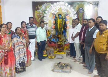 माजी जि.प.अध्यक्ष अजयभाऊ कंकडालवार यांनी काली पूजा महोत्सवाला उपस्थिती.