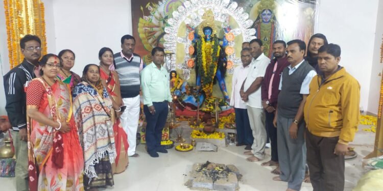 माजी जि.प.अध्यक्ष अजयभाऊ कंकडालवार यांनी काली पूजा महोत्सवाला उपस्थिती.