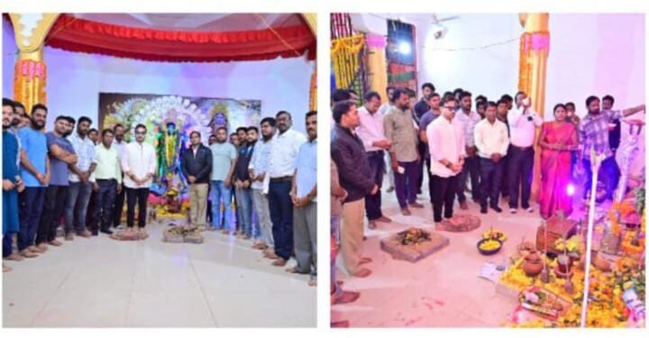 मोद्दुमडगू येथील काली मातेचे माजी पालकमंत्री राजे अम्ब्रीशराव आत्राम यांनी घेतले दर्शन, बंगाली बांधवांशी साधला आस्थेने संवाद.