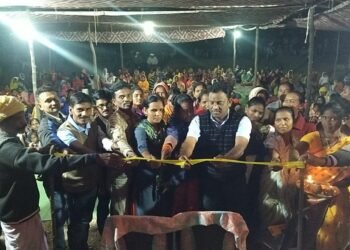 माजी जि.प.अध्यक्ष तथा अहेरी बाजार समिती सभापती अजयभाऊ कंकडालवार यांच्या हस्ते दंडार कार्यक्रमाचे उदघाटन.