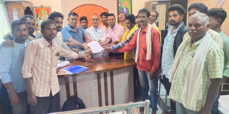 पेरमिली अंतर्गत मेडपाल्ली येते धान खरेदी उपकेंद्र व धान खरेदीदार सहाय्यक मंजूर करा: अजयभाऊ कंकडालवार