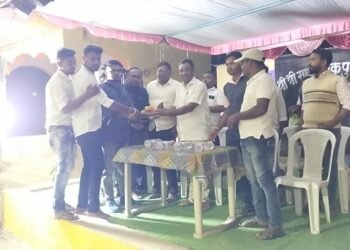 माँकाली माता पूजा महोत्सवाला माजी जि. प. अध्यक्ष अजय कंकडालवार यांनी उपस्थित राहून दर्शन घेतले.