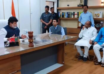 स्थानिकांना रोजगार दया; उद्योगमंत्र्याकडे काँग्रेसची मागणी, काँग्रेसच्या शिष्टमंडळाने घेतली उद्योगमंत्र्याची भेट