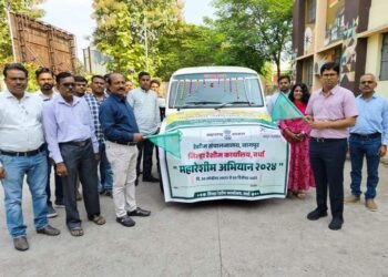 वर्धा जिल्हाधिकारी यांच्या हस्ते महारेशीम अभियानाचा चित्ररथा द्वारे जनजागृती शुभारंभ.