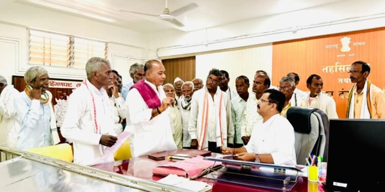 संपूर्ण वर्धा जिल्ह्यातील सोयाबीन उत्पादक शेतकऱ्यांना सरसकट लाभ द्या : माजी आमदार प्रा.वराजु तिमांडे