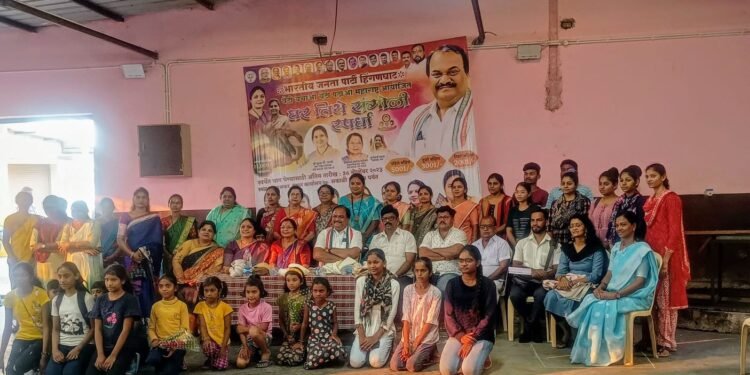 हिंगणघाट येथे भाजपच्या ‘घर तेथे रांगोळी ‘स्पर्धेला उस्फूर्त प्रतिसाद, १०७ स्पर्धकांचा सहभाग.