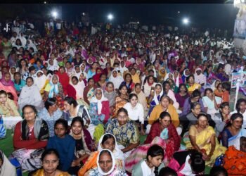 आदर्श एकता सामाजिक संघटना आर्वीच्या वतीने संविधान दिनानिमित्त संगीतमय प्रबोधनात्मक कार्यक्रम संपन्न.