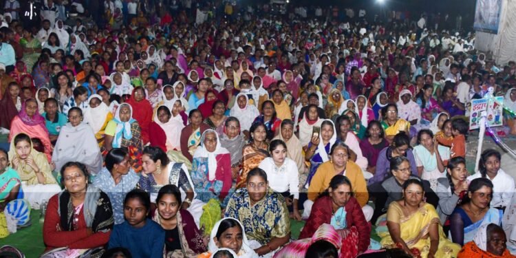 आदर्श एकता सामाजिक संघटना आर्वीच्या वतीने संविधान दिनानिमित्त संगीतमय प्रबोधनात्मक कार्यक्रम संपन्न.