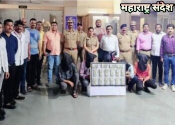 तोंडाला मिरची पावडर चोळून २७ लाख २५ हजाराची रोकड लुटणाऱ्यांना चोरांना पोलिसांनी ठोकल्या बेड्या.