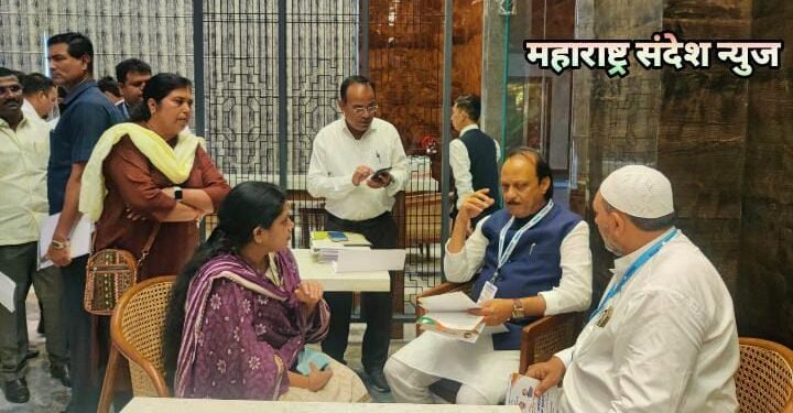 वाशिम जिल्ह्यातील विविध प्रश्नांवर वाशिम जिल्ह्यातील नेत्याशी उपमुख्यमंत्री अजित पवार यांची चर्चा.