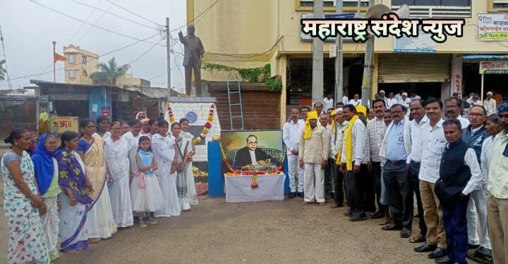 हिंगणघाट तालुक्यातील वडनेर ग्राम पंचायतच्या वतीने डॉ. बाबासाहेब आंबेडकरांना आदरांजली अर्पण.