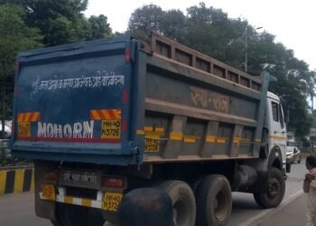 बल्लारपुर के विसापुर में अवैध रूप से उत्खनन कर मुरूम की तस्करी, दो हायवा ट्रक पकड़ाए, एसडीएम की कार्यवाही.