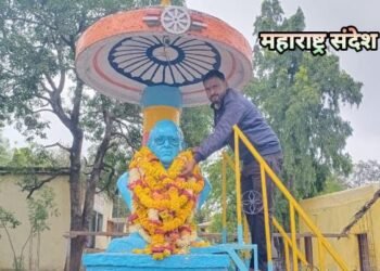 तथागत ग्रुपच्या वतीने मेहकर येथे संदिप गवई यांनी केले डॉ.बाबासाहेब आंबेडकर यांना पुष्पहार अर्पण करून अभिवादन.