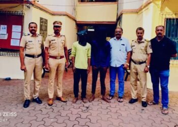 ठाण्यात सुरक्षा रक्षकास धारधार हत्याराचा धाक दाखवून चोरी करणाऱ्यास पोलिसांनी ठोकल्या बेड्या.