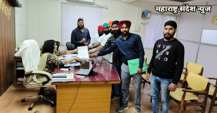 वडनेर गुरुद्वारा ट्रस्ट संचालक यांच्या कडून जिल्हाधिकारी, गटविकास अधिकारी मुख्य अधिकारी यांना देण्यात आले निवेदन.