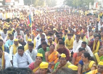 डी लिस्टिंग विरोधात आदिवासी समाजाचा नागपूर हिवाळी अधिवेशनावर हजारोच्या संख्येने निघाला जन आक्रोश महामोर्चा.