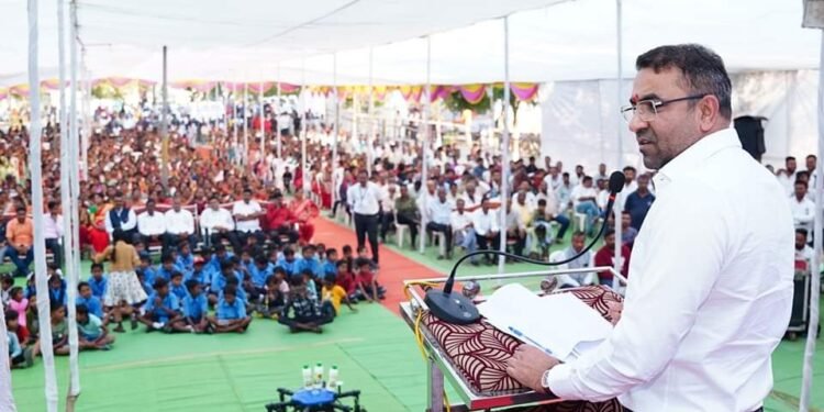 किरमिटी भारकस येथे विकसित भारत संकल्प रथ यात्रेचे हर्षोल्हासात स्वागत.