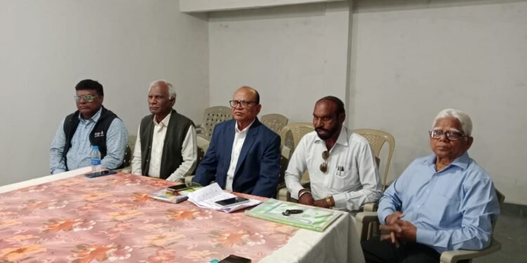 इंडिया आघाडीत सहभागी न केल्यास पक्ष लोकसभेच्या सर्वच जागी उमेदवार उभे करेल: डॉ. मोहनलाल पाटील